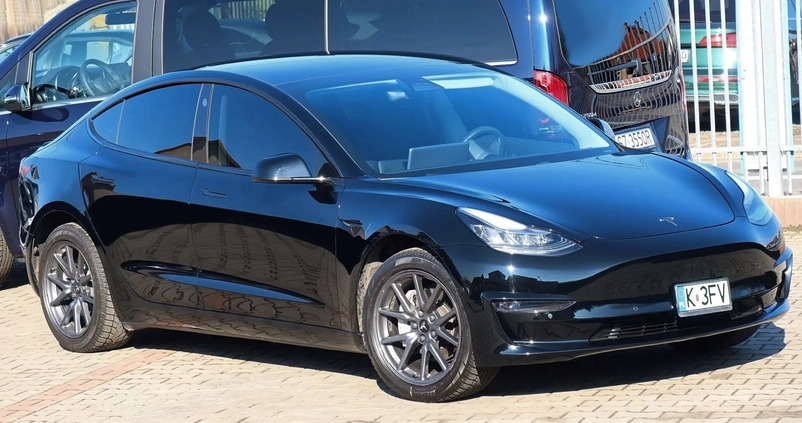 Tesla Model 3 cena 122000 przebieg: 30000, rok produkcji 2019 z Wieleń małe 704